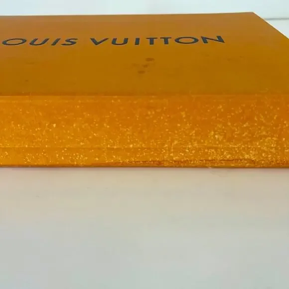 EUC Louis Vuitton 25mm reversible belt (black/brown logo)
